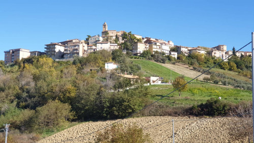 Casale Colonico in vendita a Carassai