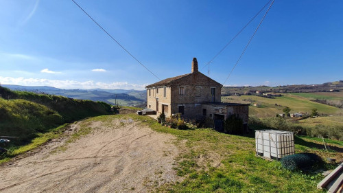 Casale Colonico in vendita a Montefiore dell'Aso