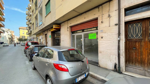 Locale Commerciale in affitto a San Benedetto del Tronto