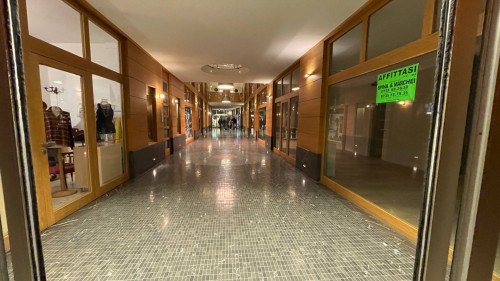 Locale Commerciale in affitto a San Benedetto del Tronto