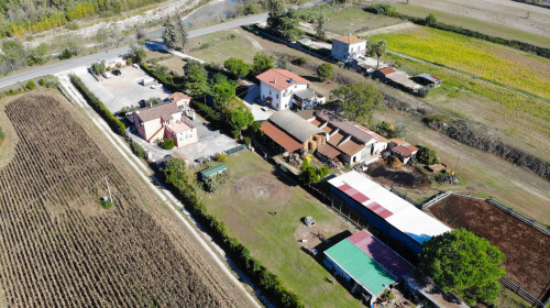 Casa cielo - terra in vendita a Controguerra