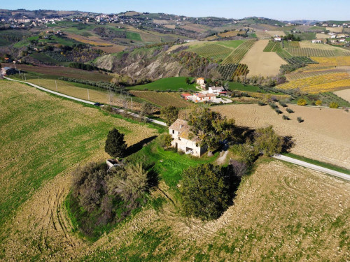 Casale Colonico in vendita a Offida