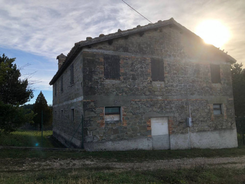 Casale Colonico in Vendita a Roccafluvione