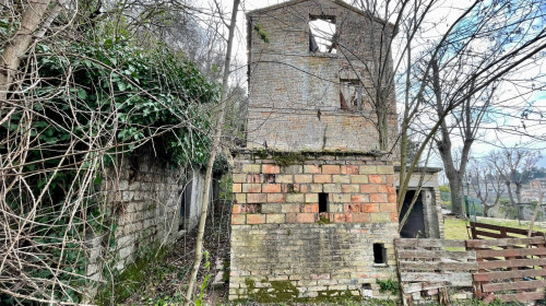 Casale Colonico in vendita a Montappone