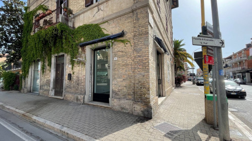 Locale Commerciale in affitto a San Benedetto del Tronto