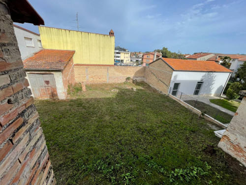 Casa indipendente in vendita a Sant'egidio Alla Vibrata (TE)