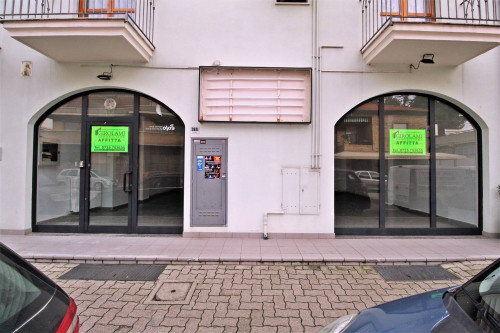 Locale Commerciale in affitto a San Benedetto del Tronto