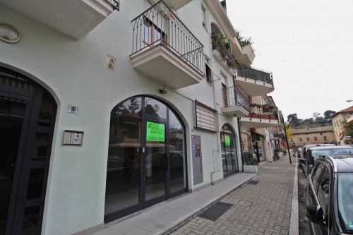 Locale Commerciale in affitto a San Benedetto del Tronto