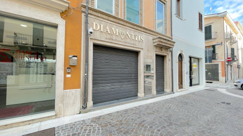 Locale Commerciale in Vendita a San Benedetto del Tronto