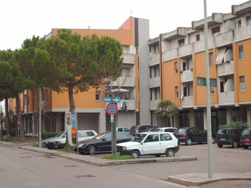 Locale Artigianale / Deposito in Affitto a Monteprandone