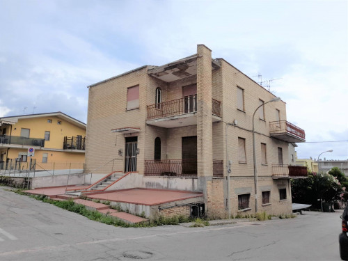 Stabile / Palazzo in Vendita a San Benedetto del Tronto