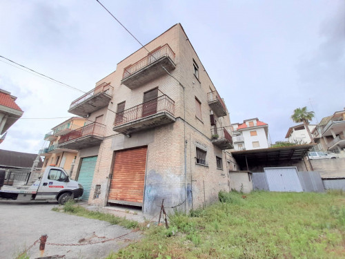 Stabile / Palazzo in vendita a San Benedetto del Tronto