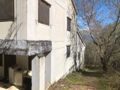 Casa indipendente in vendita a Poggio D'api, Accumoli (RI)