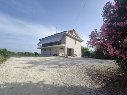 Casa cielo - terra in vendita a Cossignano