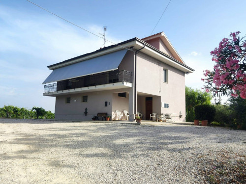 Casa cielo - terra in vendita a Cossignano