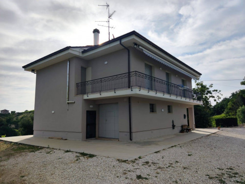 Casa cielo - terra in vendita a Cossignano