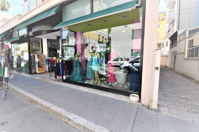 Locale Commerciale in vendita a San Benedetto del Tronto