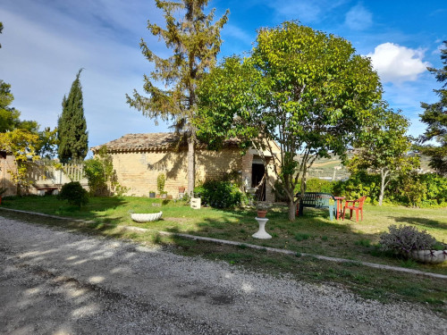 Casale Colonico in vendita a Acquaviva Picena