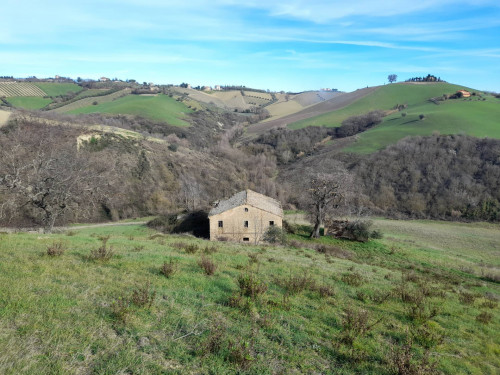 Casale Colonico in vendita a Acquaviva Picena