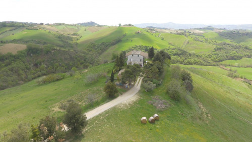 Casale Colonico in vendita a Acquaviva Picena