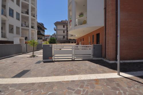 Locale Commerciale in affitto a Grottammare