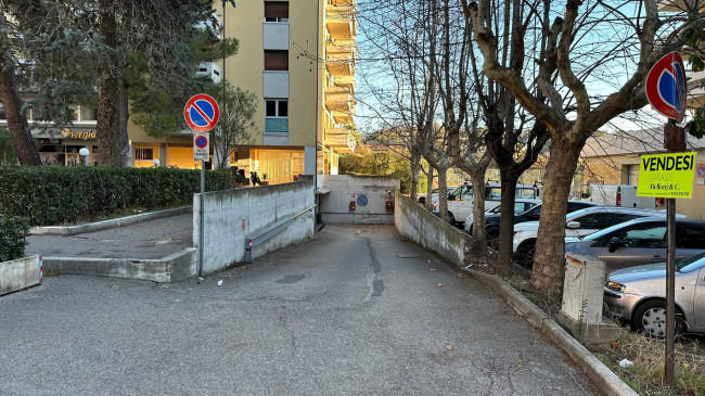 Garage/Box/Posto auto in vendita a Ascoli Piceno (AP)