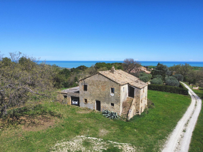 Country House for sale in Cupra Marittima