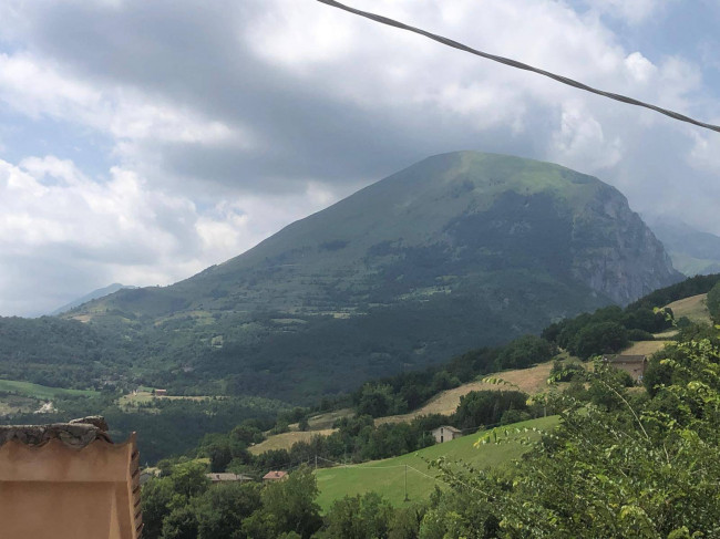 Appartamento in vendita a Montefortino