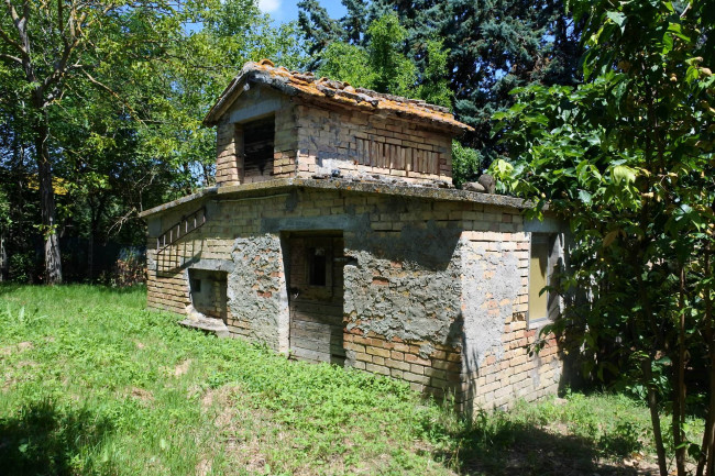 Casale Colonico in vendita a Castignano