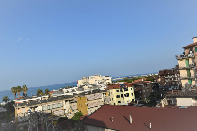 Stabile / Palazzo in vendita a Grottammare