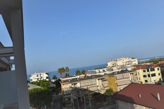 Stabile / Palazzo in vendita a Grottammare