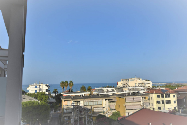 Stabile / Palazzo in vendita a Grottammare