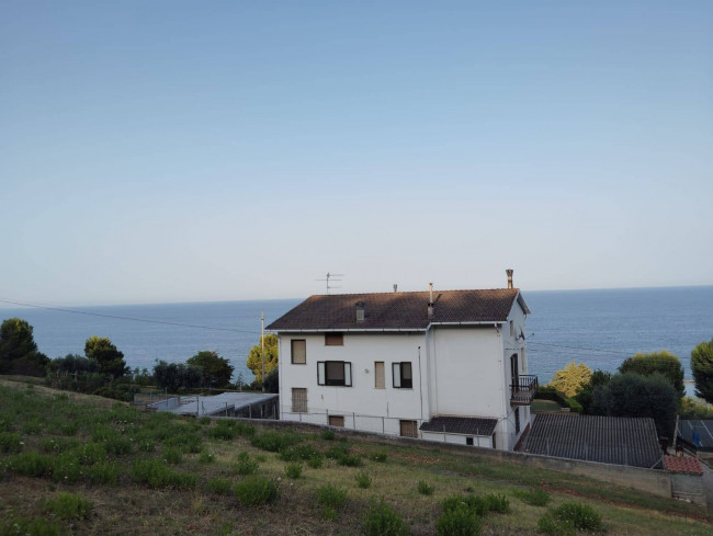 Casa cielo - terra in Vendita a Massignano