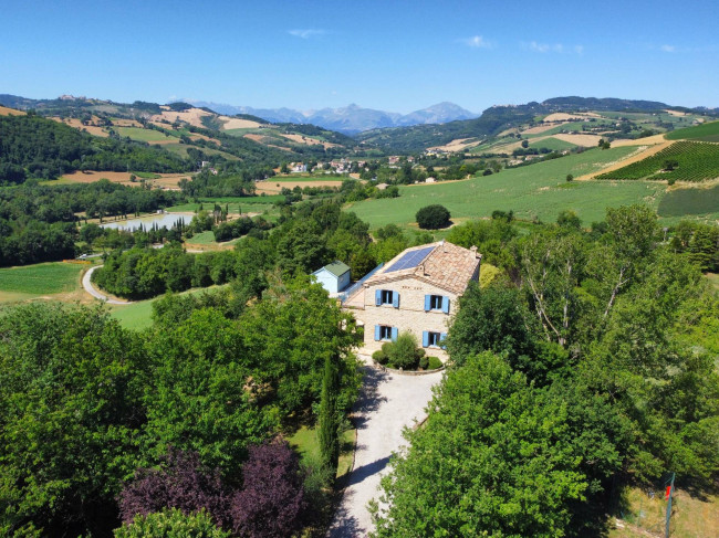 Casale Colonico in Vendita a Montelparo