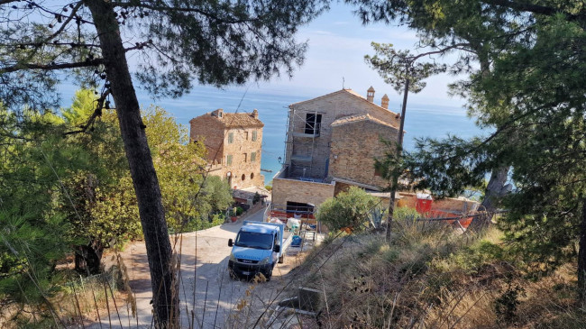 Casa indipendente in vendita a Grottammare (AP)