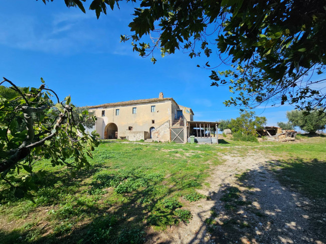 Rustico in vendita a Massignano (AP)