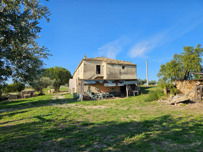 Rustico in vendita a Massignano (AP)