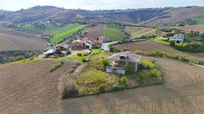 Villa in vendita a Ancarano (TE)