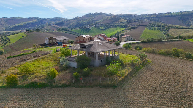 Villa in vendita a Ancarano (TE)