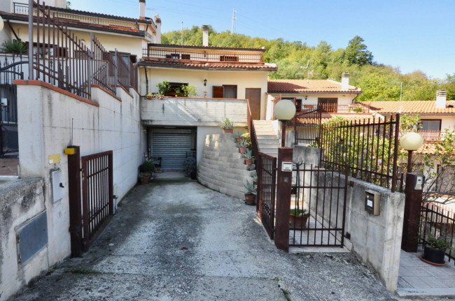 Villino a  schiera / bifamiliare in vendita a Ascoli Piceno