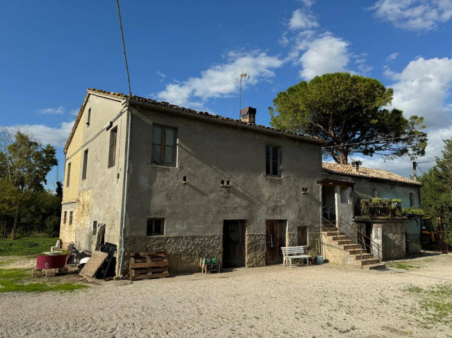 Casale Colonico in Vendita a Servigliano