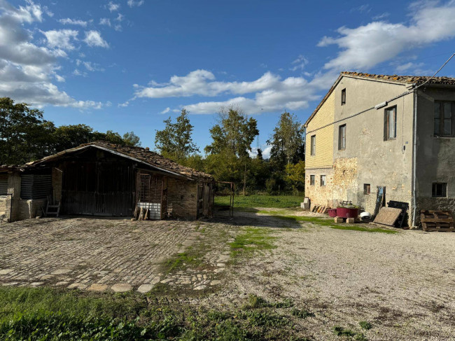 Casale Colonico in vendita a Servigliano