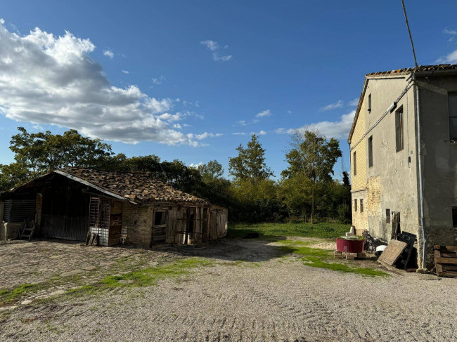 Casale Colonico in vendita a Servigliano