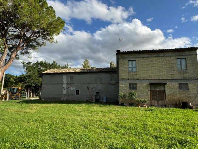 Casale Colonico in vendita a Servigliano