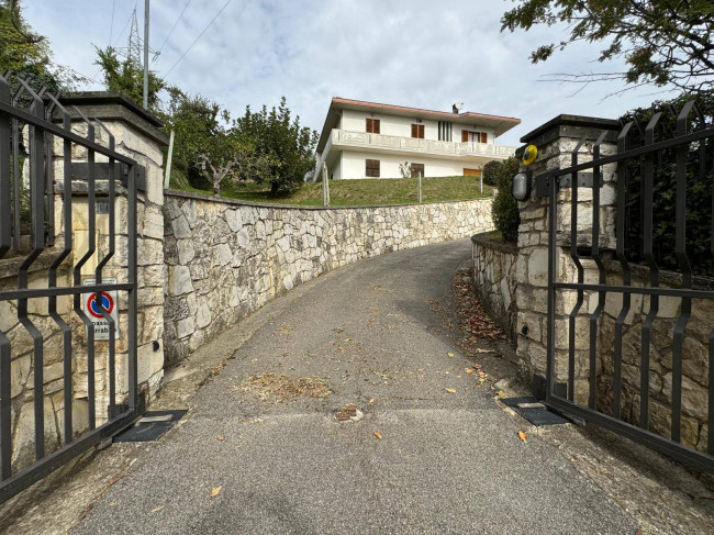 Casa indipendente in vendita a Venarotta (AP)