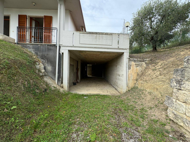 Casa indipendente in vendita a Venarotta (AP)