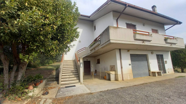 Villa in vendita a Colli Del Tronto (AP)