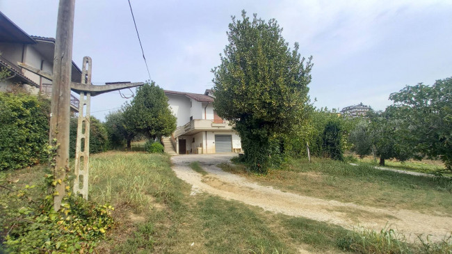 Villa in vendita a Colli Del Tronto (AP)