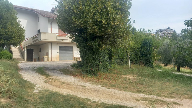 Villa in vendita a Colli Del Tronto (AP)