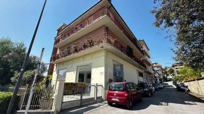 Fondo commerciale in affitto a San Benedetto Del Tronto (AP)